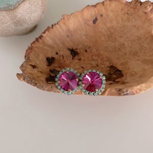 Gorgeous statement earrings w pink center stone and turquoise colored stones